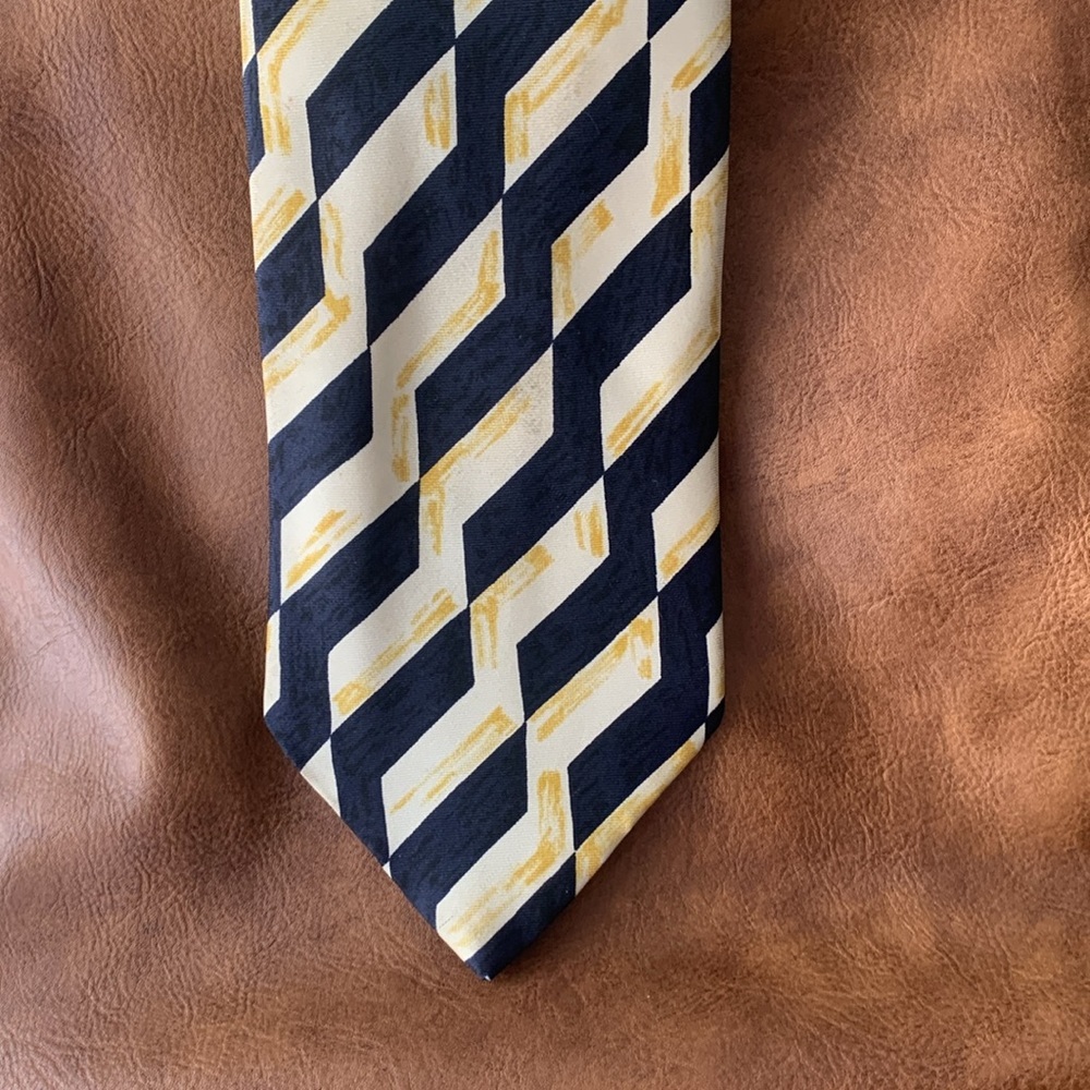 St. Michael from Marks and Spencer 100% Silk Tie EUC 57"